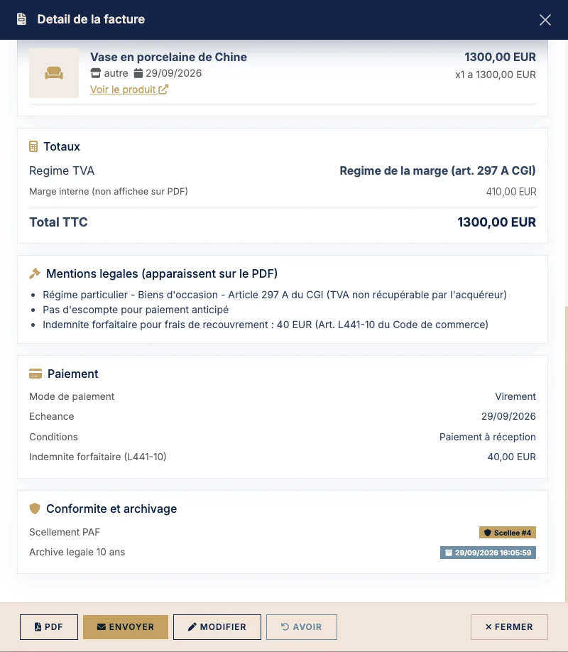 Détail de la facture dans Antiks : régime de la marge, marge interne non affichée sur le PDF, mentions légales, paiement, scellement et archivage légal 10 ans